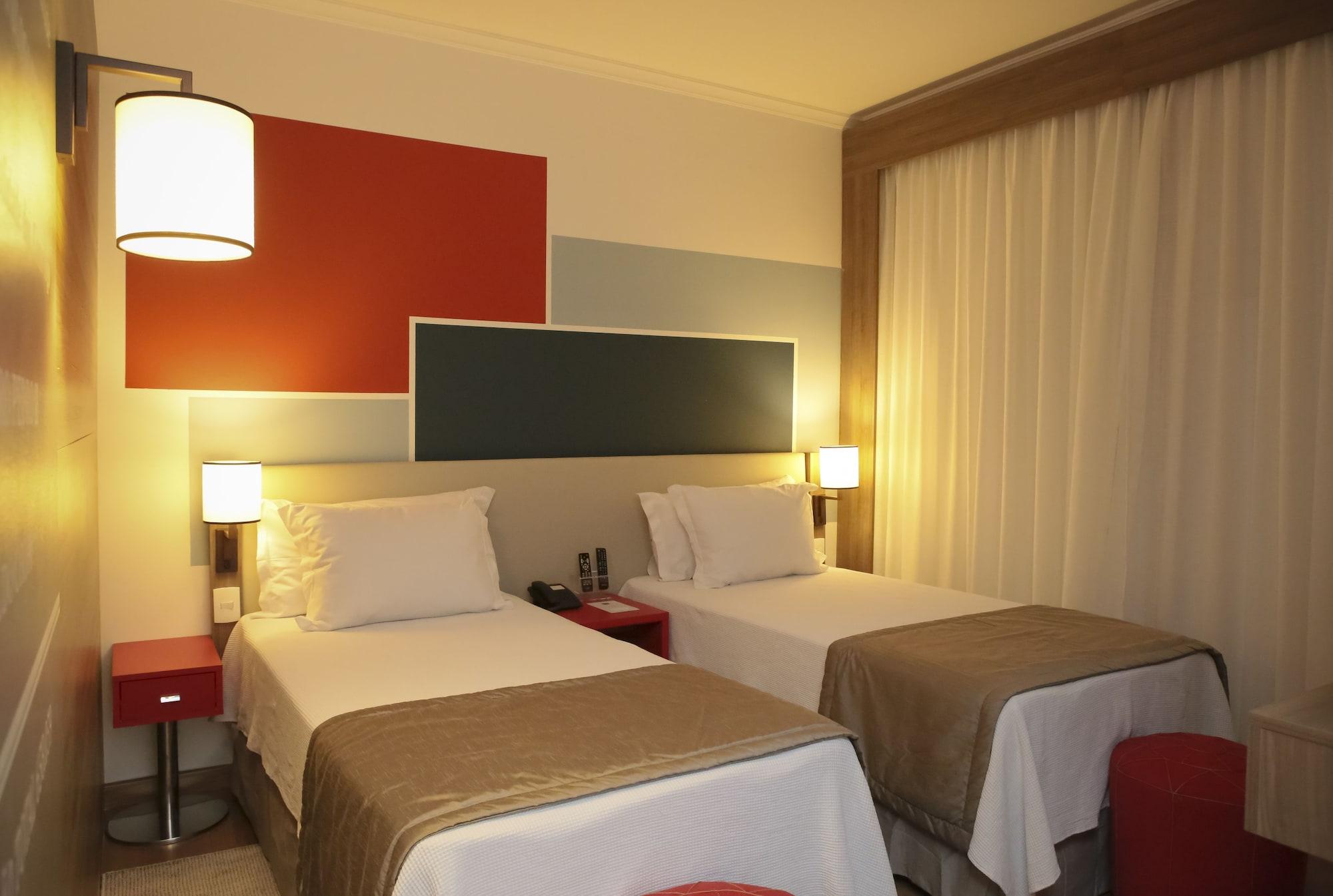 Hotel Tryp By Wyndham Ribeirão Preto Exterior foto A room at the hotel