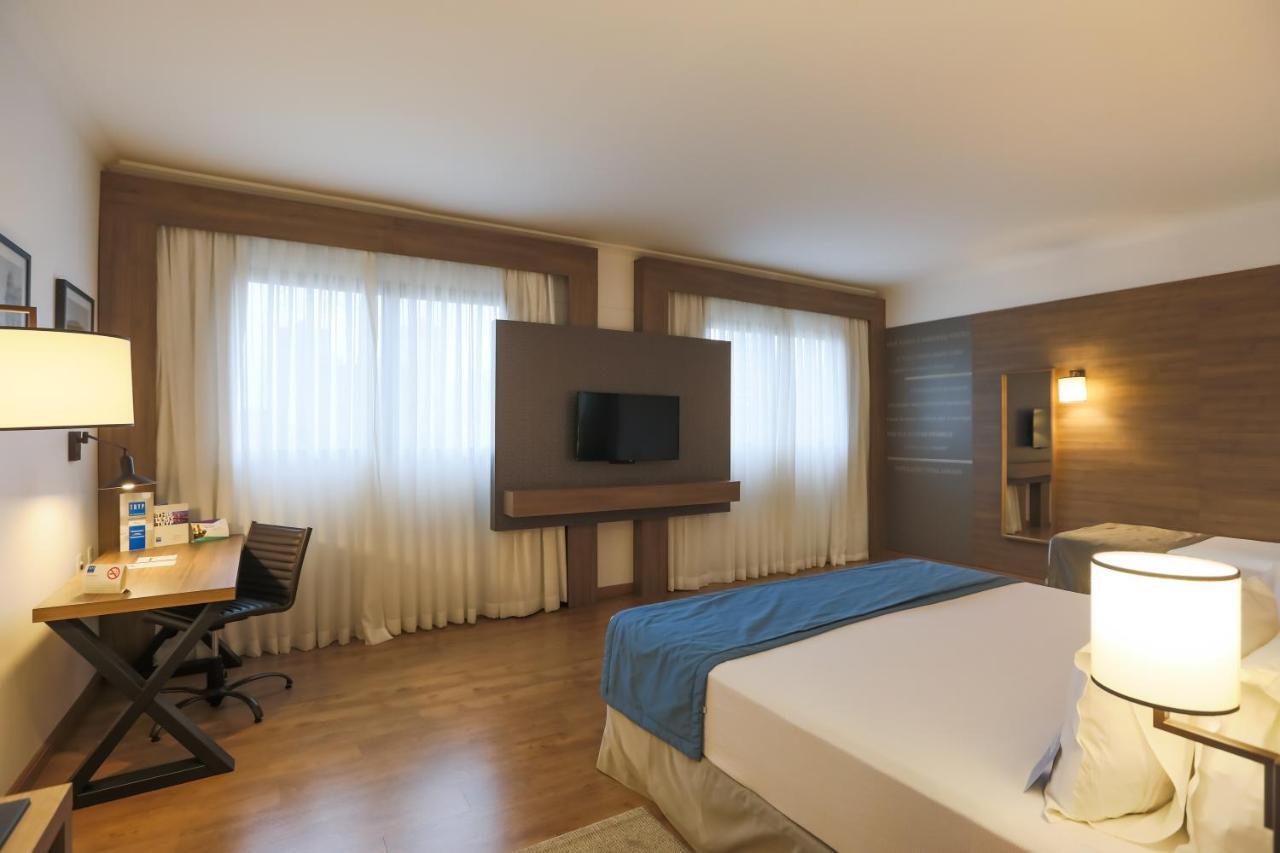 Hotel Tryp By Wyndham Ribeirão Preto Exterior foto A room at the hotel
